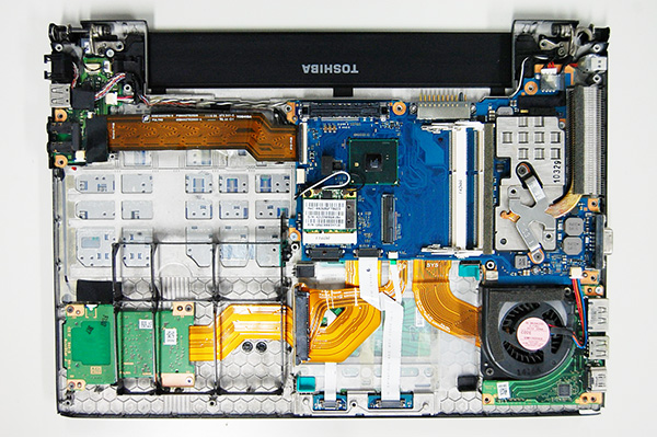 東芝 dynabook RX3 R730/R731/R732/R733の分解 冷却ファンの外し方 GDM610000456 |  パソコンライフをもっと楽しもう！｜Enjoy PC Life dynabook